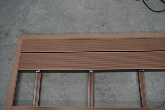 Αντί διάβρωσης WPC Teak Deck Hollow WPC Decking Ασθενής σε τριβή